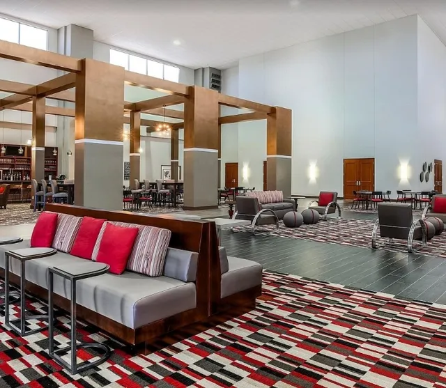 Art Journey: A Thoughtful Retreat by the Art Gallery