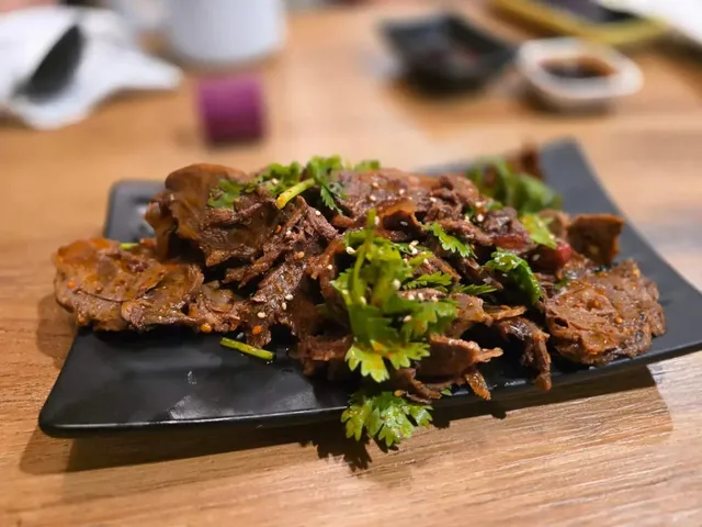 Milwaukee Food Find – Lao Jiu Rice Noodles 🍜