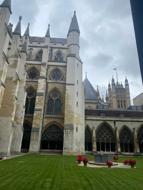 A Perfect Day in London with Amanda! 🌟🧡