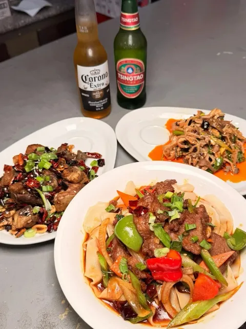 Exclusive Dishes, Hot Pot & Guzheng Performances 👏