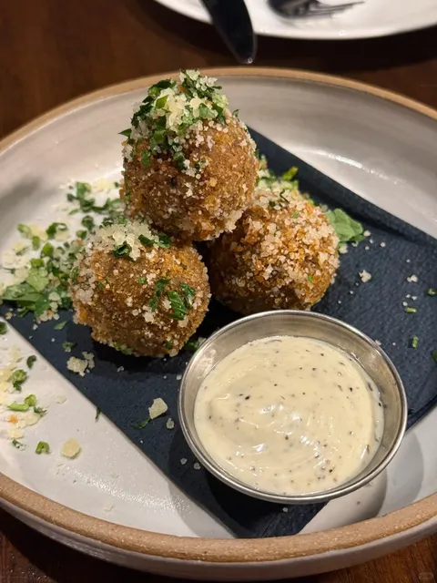 New Haven’s Must-Try Italian Spot 🍝 | I Ate the Whole Menu!