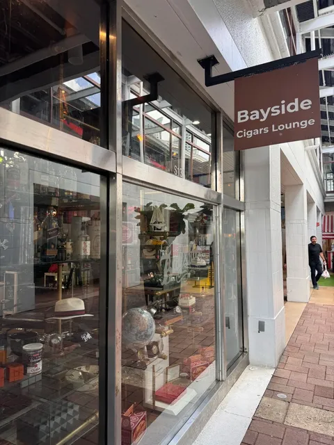 ​​🇺🇸 Miami Cigar Shop Exploration​​