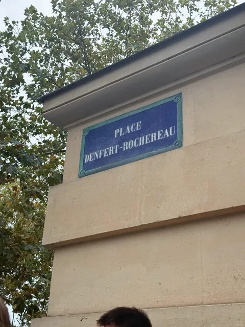 The attitude towards life and death reveals the French insight