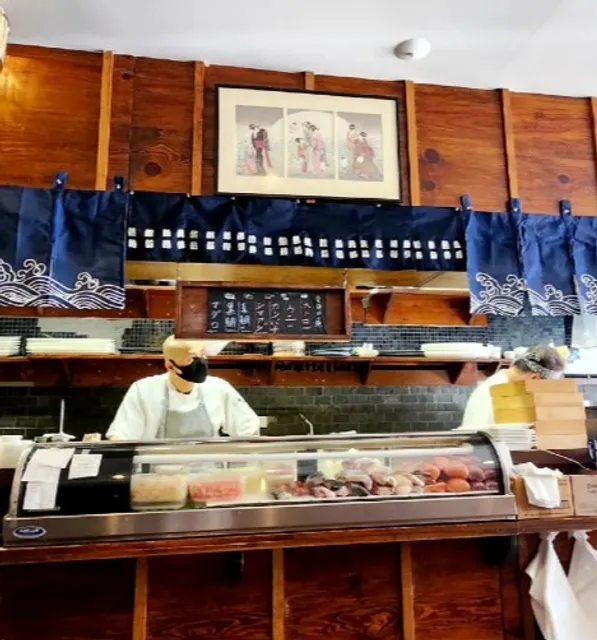 🍣 Momo Sushi | A Neighborhood Oasis of Artful Simplicity