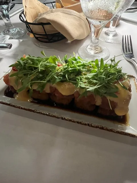 Miami – A Great Place to Dine with Friends & Family! 🎉🍽️