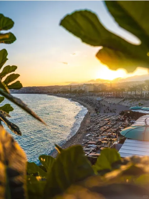 🇫🇷 Nice: Skip Summer, Embrace Spring/Autumn for Better Value!