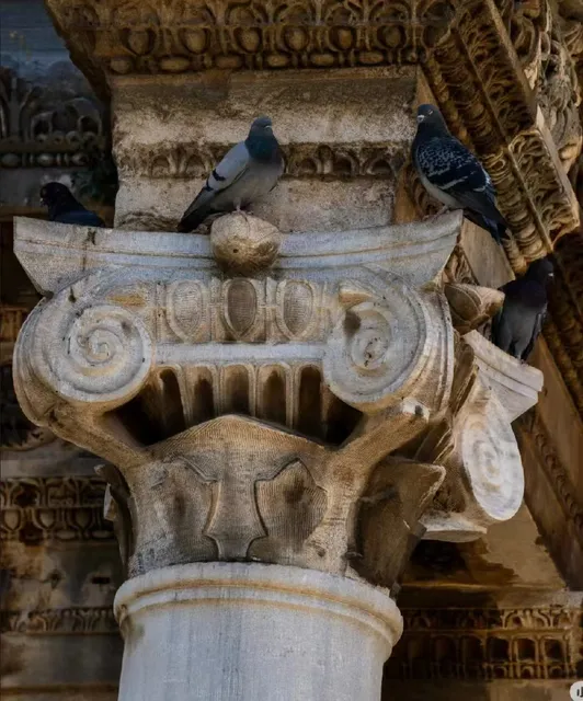 attractions in Turkey: Temple of Hadrian