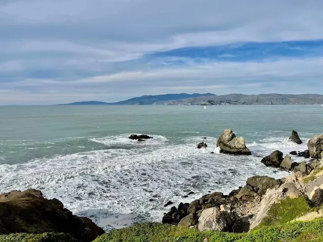 Lands End: Where Nature's Grandeur Meets Urban Edge 🌊🌉