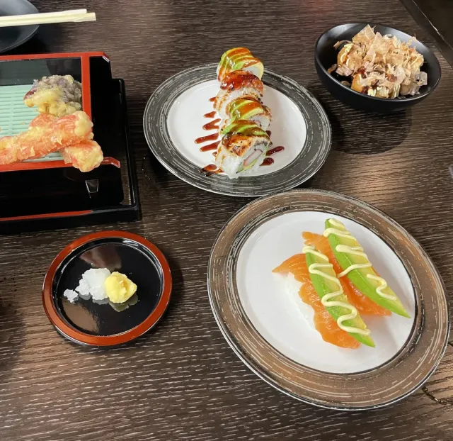 Order All Kinds of Fun at This Conveyor Belt Restaurant! 🍣🤖🎉