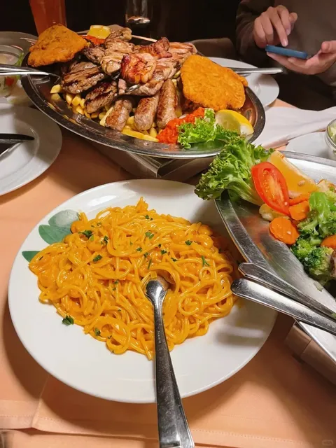 🇩🇪 Munich Must-Eat: Restaurant Pils Corner (Mediterranean Heaven!) 