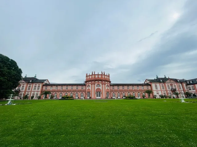 🇩🇪 Biebrich Palace: A Baroque Jewel on the Rhine💙