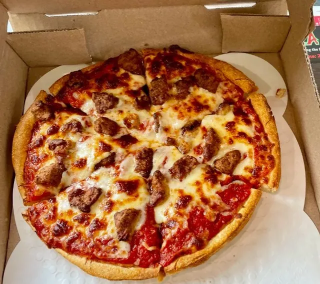 La Pizzeria 🍕 | Cleveland's Cozy Slice of Naples in Little Italy!