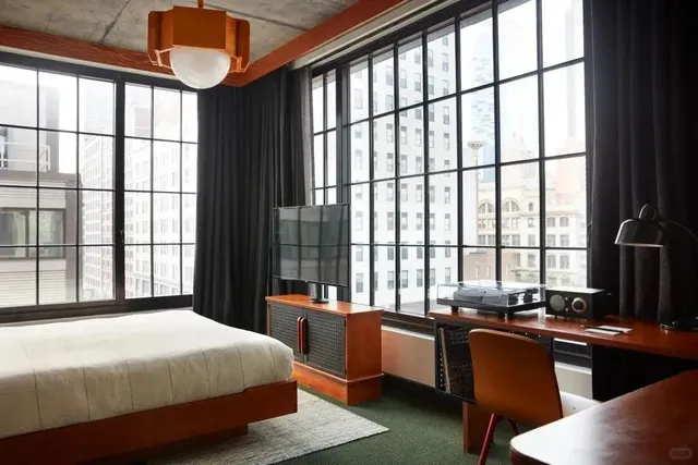 🏨 Ace Hotel Brooklyn: Where Grit Meets Glam 🌆