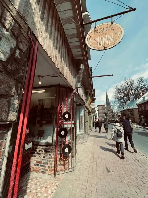 Quebec's Hidden Gem: The Best Second-Hand Record Store Ever!