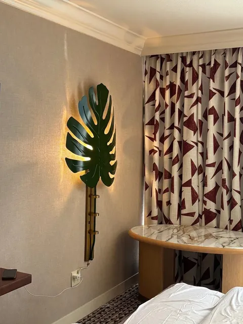 How Has No One Recommended This Vegas Hotel?! 🏨🤯