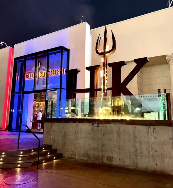 🍽️ Hell’s Kitchen Vegas – Honest Review & Must-Try Dishes! 👨‍🍳🔥