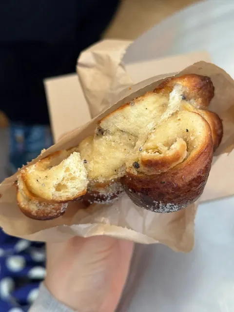 NYC 🥐｜My Favorite Cardamom Bun Spot ❤️