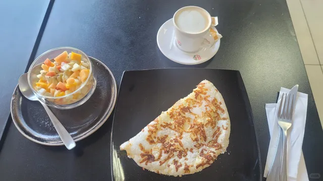 🇧🇷 Fortaleza’s Must-Try Snack: Tapioca! 🍽️✨