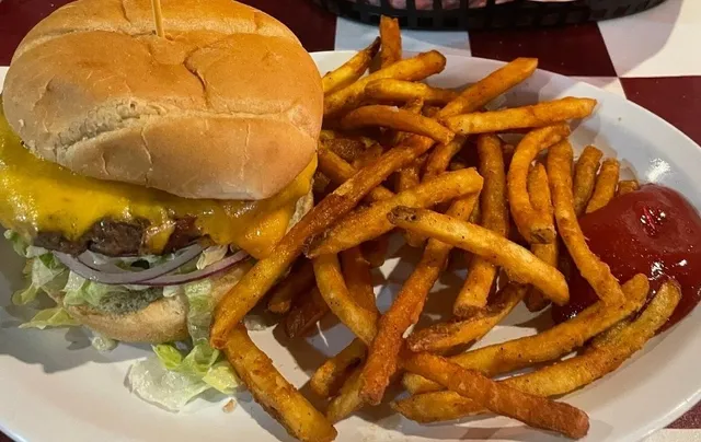 Durty Gurt's: A Fun and Casual American Eatery