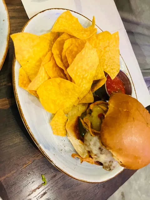 🍔 Columbus Ohio American Restaurant | Atlas Tavern
