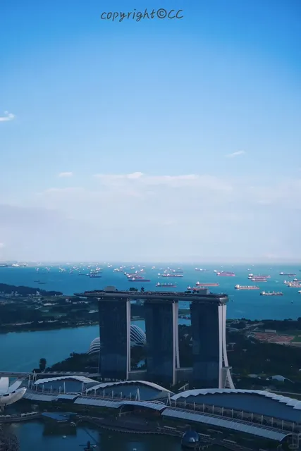 🇸🇬 Overlooking the Straits of Malacca from the 51st Floor at Capital