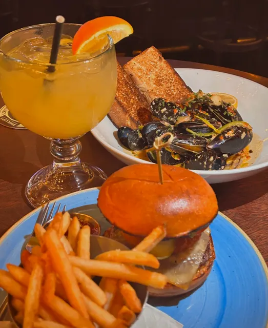 Bard & Banker | A Hidden Gem in Victoria 🇨🇦🍴