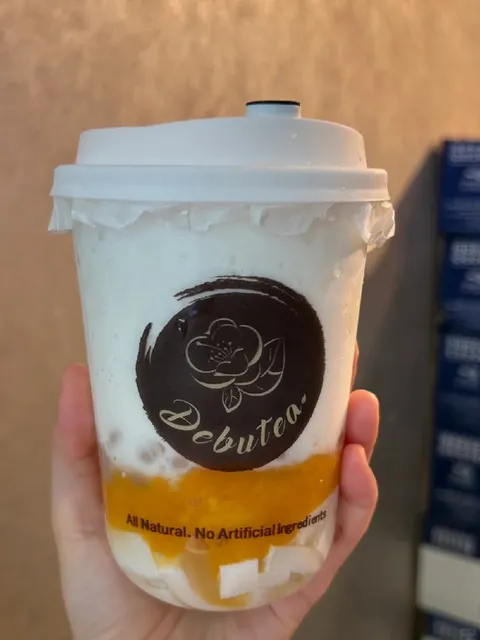 Exploring Debutea in New York 🌆🌟