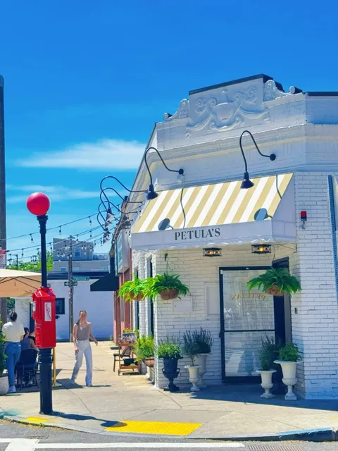 PETULA’s: South Boston on a sunny day is absolutely fantastic! 😎🌞