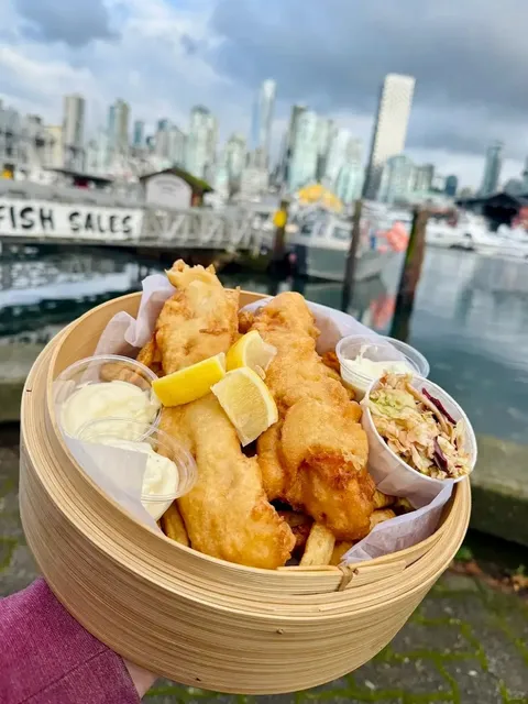 ​​🇨🇦 This Tiny Blue Shack Serves the BEST Fish & Chips in Vancouver!