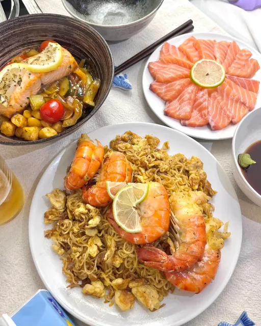 🇳🇱 The Hague's Best-Kept Secret: €20 Salmon Heaven!