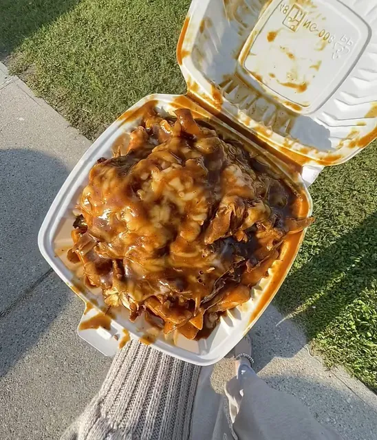 Strongly recommending the Canadian Poutine to you !!!