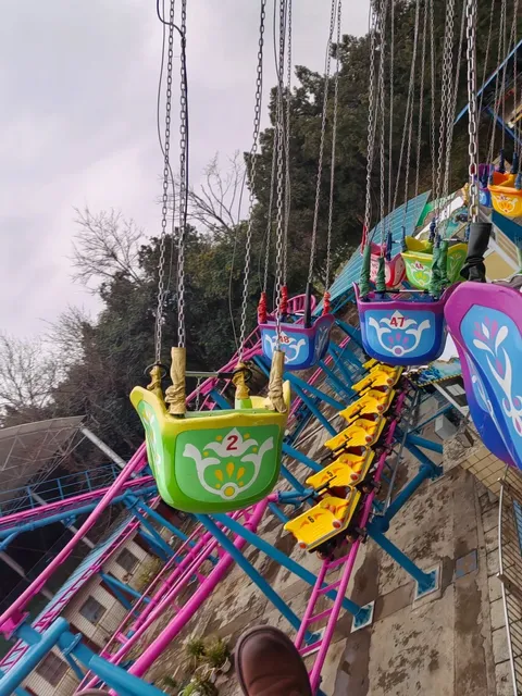 🌿 Solo Adult Adventure at Riverside Park: Red & Black List 🎡