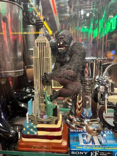  Filling Station Bar & Café: Manila’s 24/7 Retro Time Machine! 🕺💃