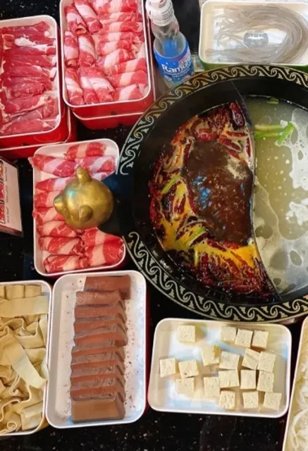  Legendary Spice Hot Pot - Minneapolis' Hottest Adventure! 🍲🔥