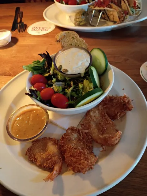 An Amazing Tropical Escape! 🌴🍹