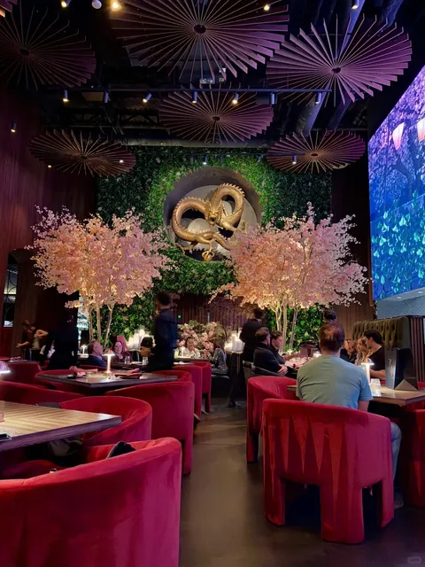 AZ | Phoenix's 333 Restaurant with a vibrant vibe 🍴