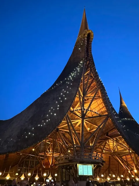 Efteling: The "Dutch Disneyland" 🎠