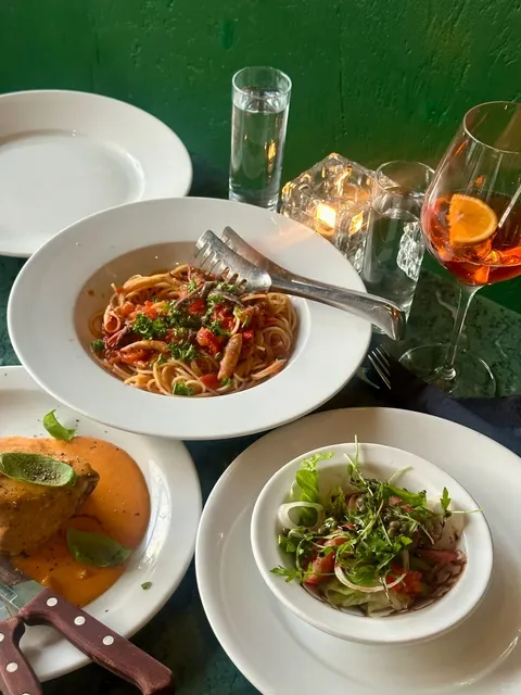 🇳🇱 Rotterdam Foodie Rave: "Almost Ate the Cutlery!"