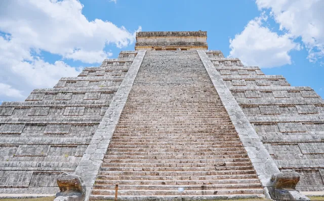Chichén Itzá: The Crown Jewel of Maya Civilization 🌞🏛️