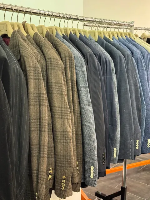 NYC’s Brunello Cucinelli Sample Sale: Quiet Luxury & 75% Off! ✨