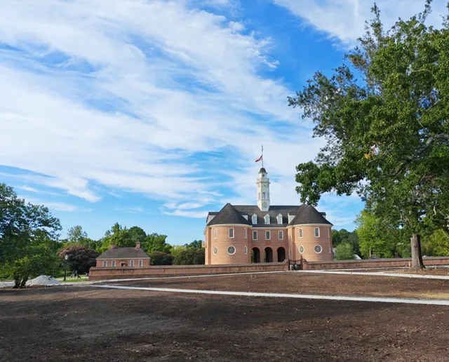 Williamsburg: Where American History Comes Alive! 🏛️✨