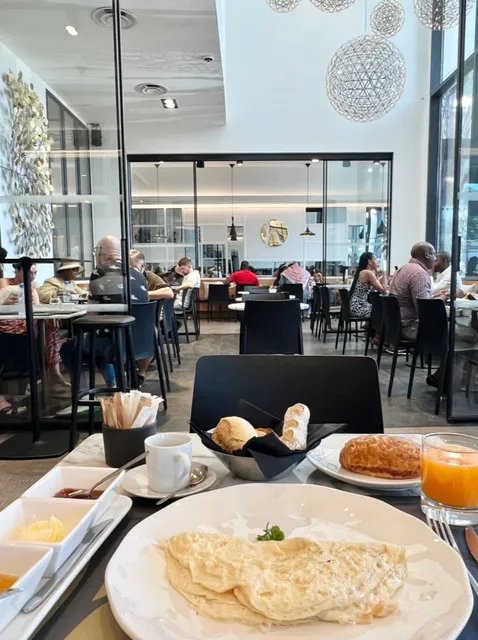 Maison H | Douala's Lebanese-Style Brunch Oasis ☕🥑