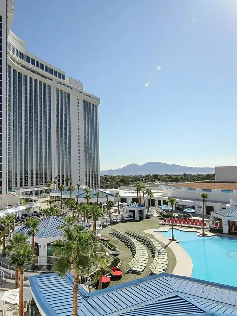 Hotel with Its Own Casino 🔞 – It Doesn’t Get Better Than This! 🎰✨