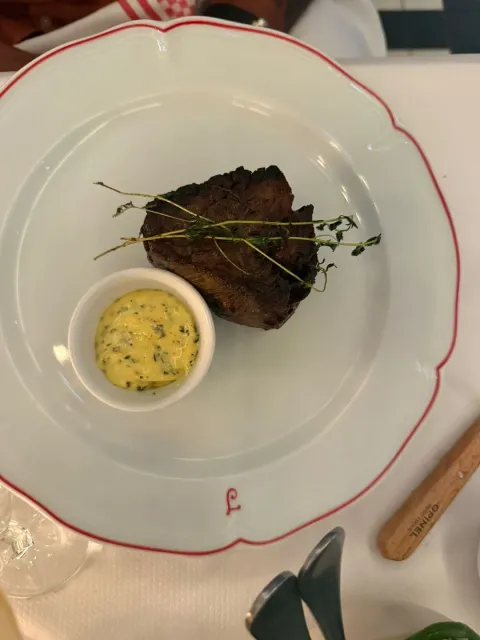 Good Food – But Not Cheap 💸🍷