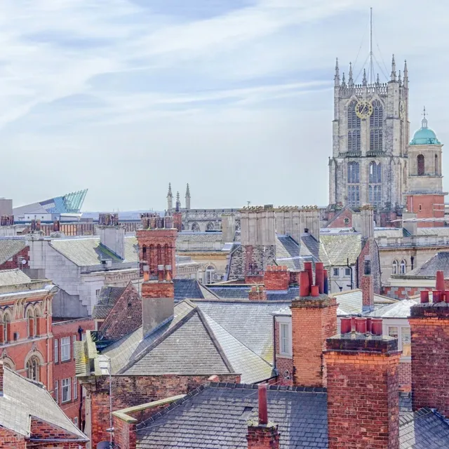 🇬🇧 Hull Travel Guide: Yorkshire’s Coastal Gem! 🌊✨