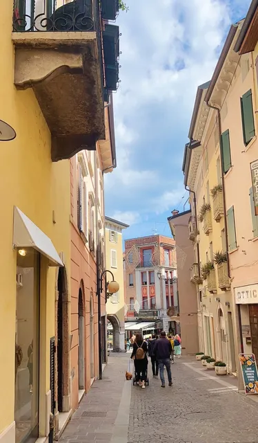 The Best One-Day Tour Around Lake Garda from Milan 🚗💨