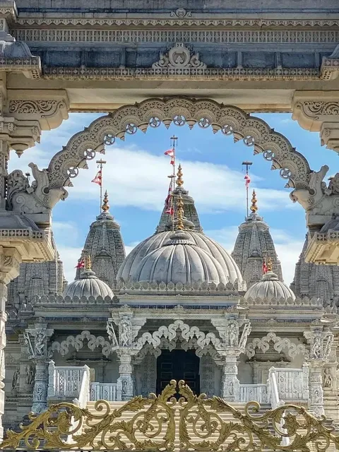 🇬🇧 London's Hidden Gem: A Stunning Hindu Temple Experience! 🛕✨  