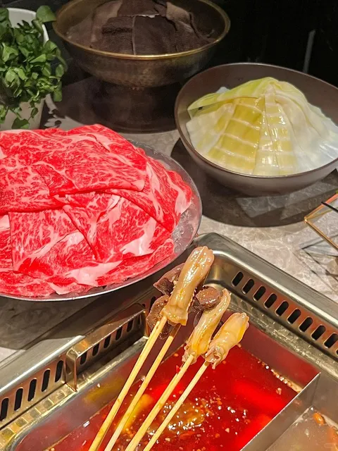 LA | Buy One Get One Free Wagyu... This Hot Pot Spot is Insane! 🍲🔥