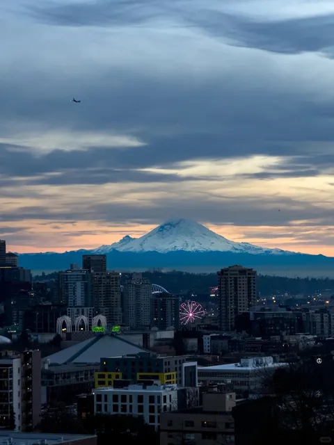 Thank Goodness Rainier Showed Up on a Sunny Day! 🌞🗻