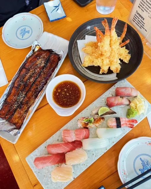 🍣 Vancouver's Best Value Sushi Spot | Finally Tried Toshi Sushi!  